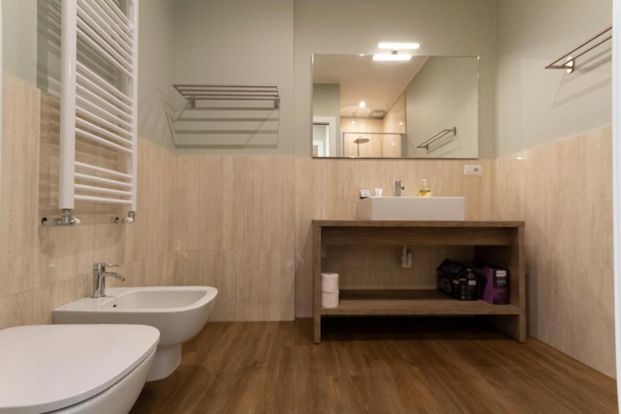 Via Torino Apartment 2 มิลาน ภายนอก รูปภาพ