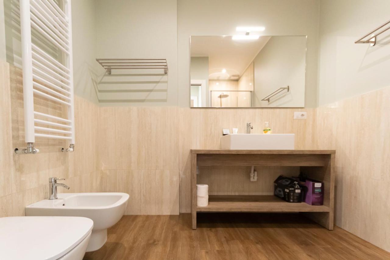 Via Torino Apartment 2 มิลาน ภายนอก รูปภาพ