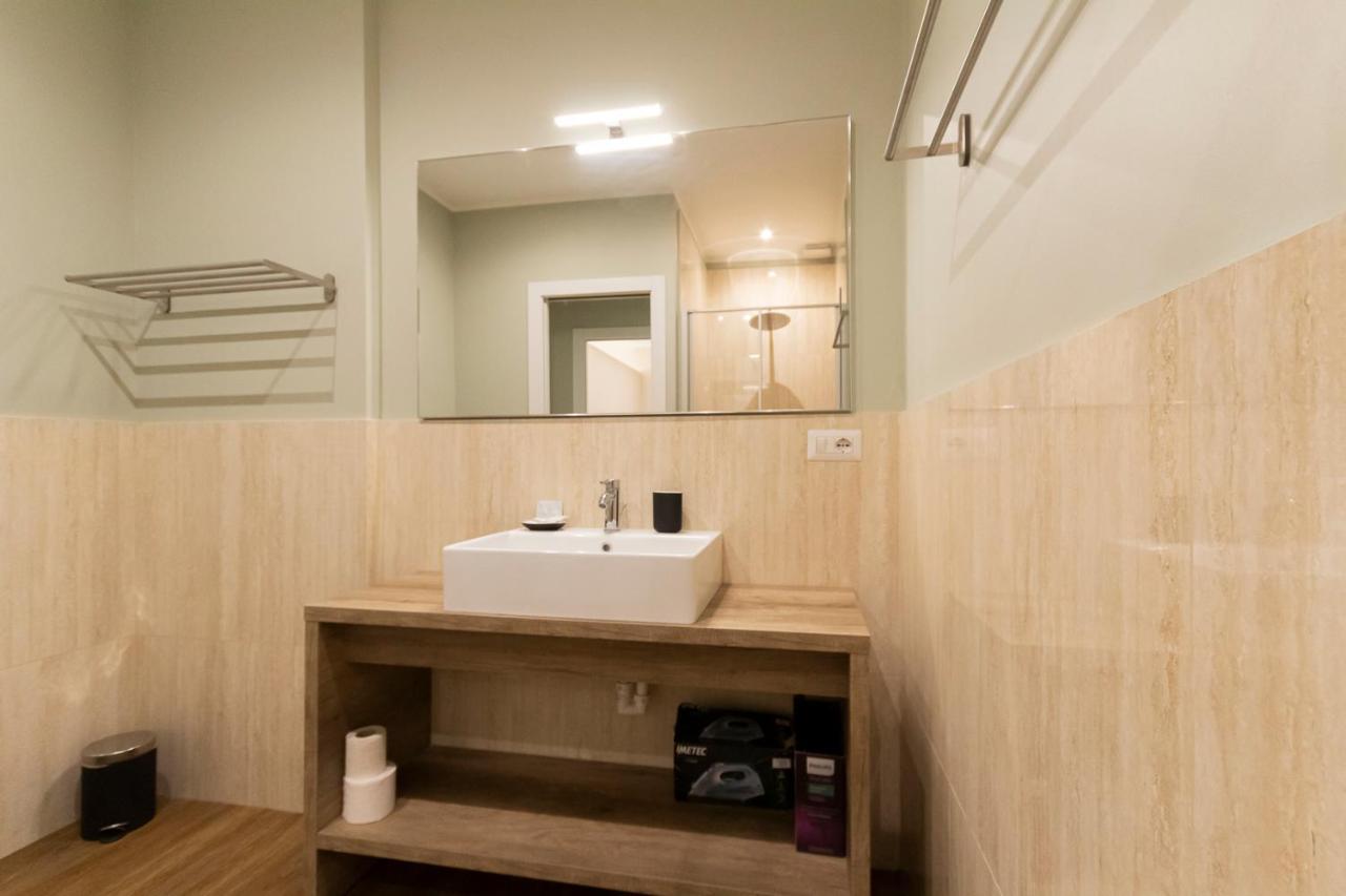 Via Torino Apartment 2 มิลาน ภายนอก รูปภาพ